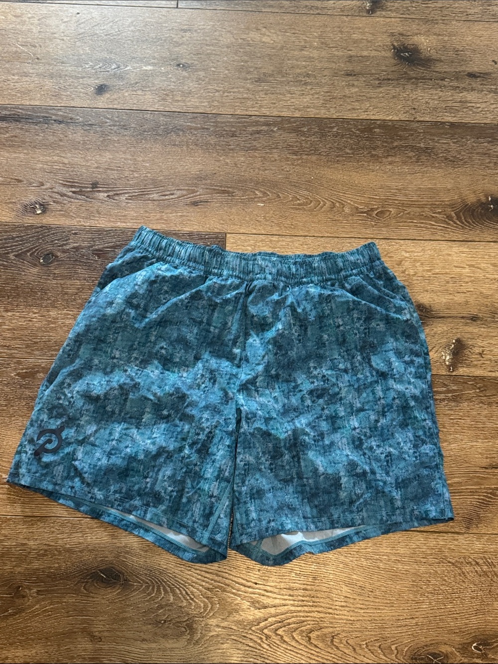 Peloton shorts‎ XL